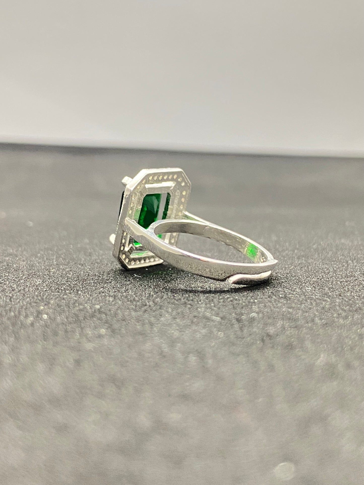 Inel Silver Emerald – Argint Rodiat 925 cu Piatră Verde