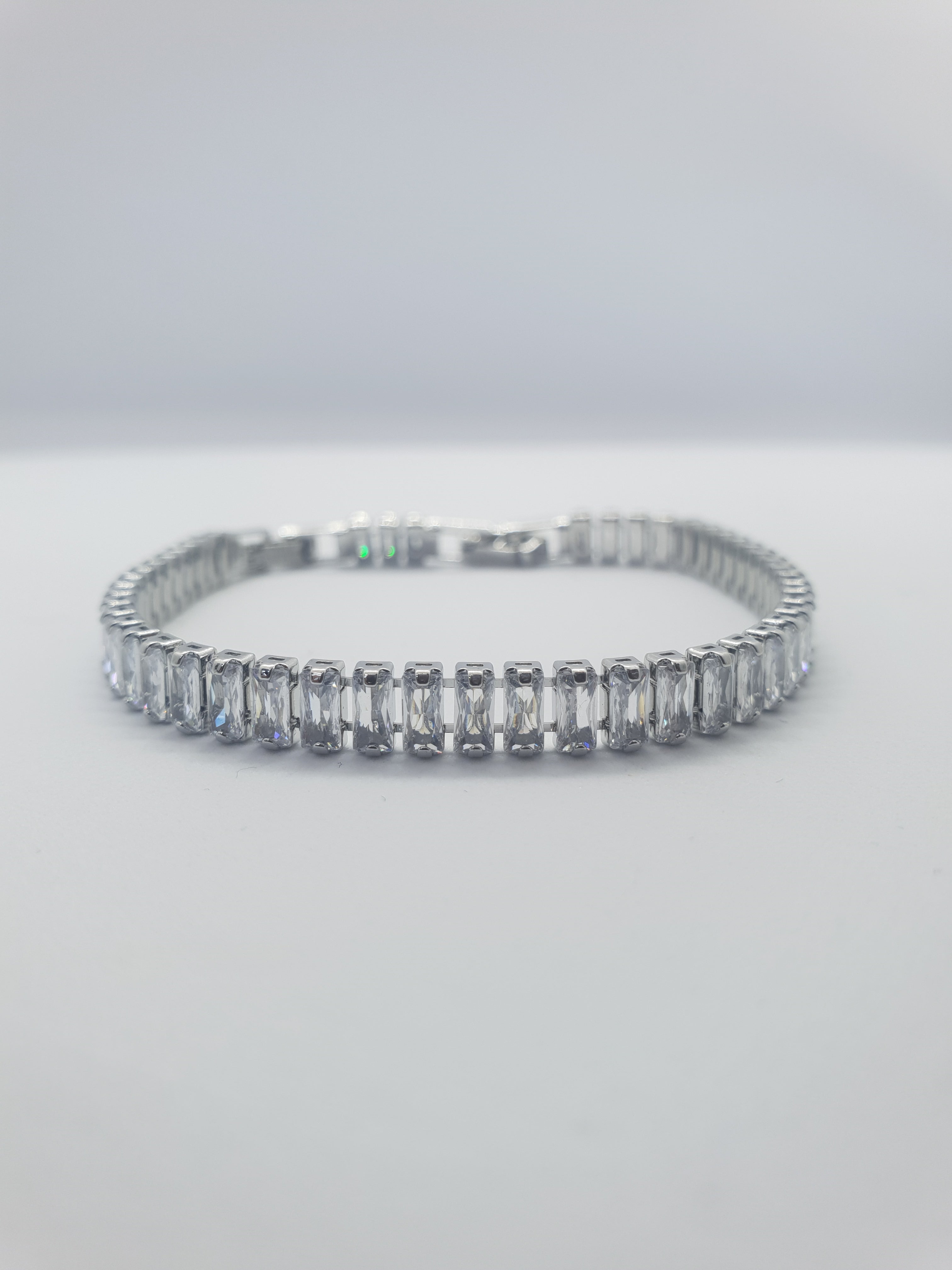Bratara Tennis Silver Aurora Shine realizat din inox de calitate superioară TotalModa