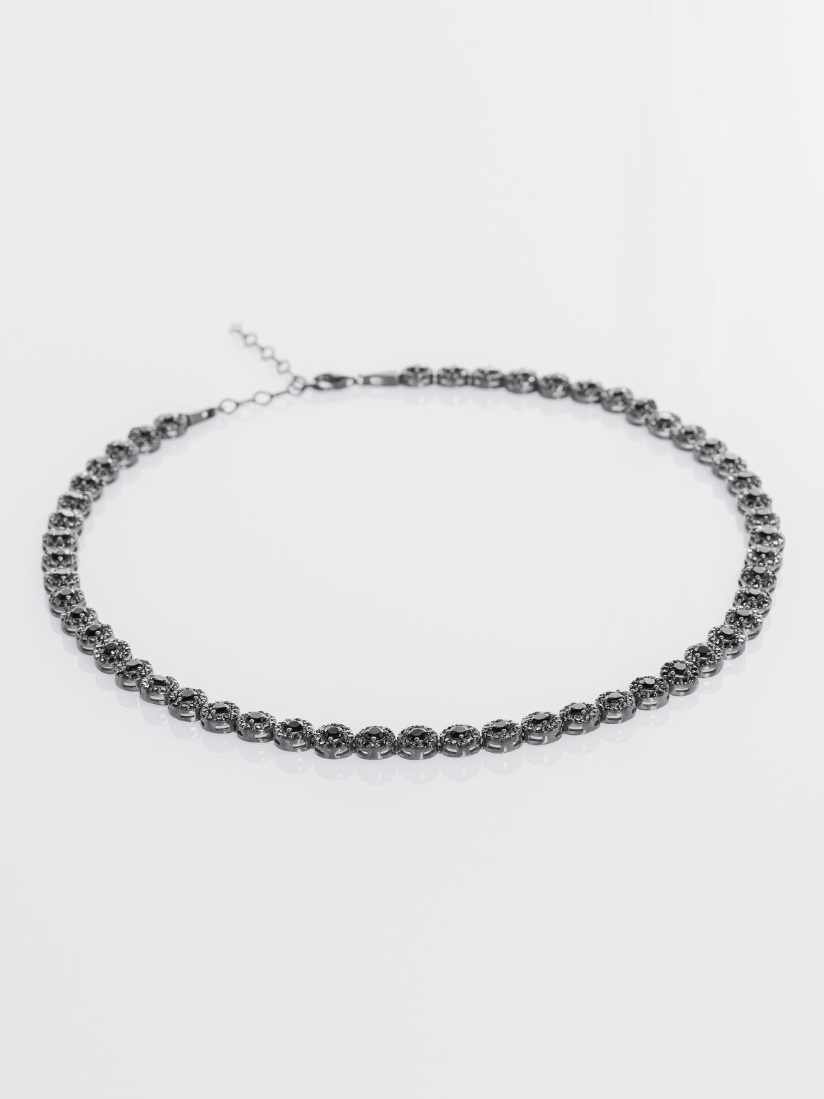 Sistem închidere și rezistență Set Bijuterii Damă din Argint 925 Angelic Black cu Zirconiu Negru (Colier, Brățară, Cercei)