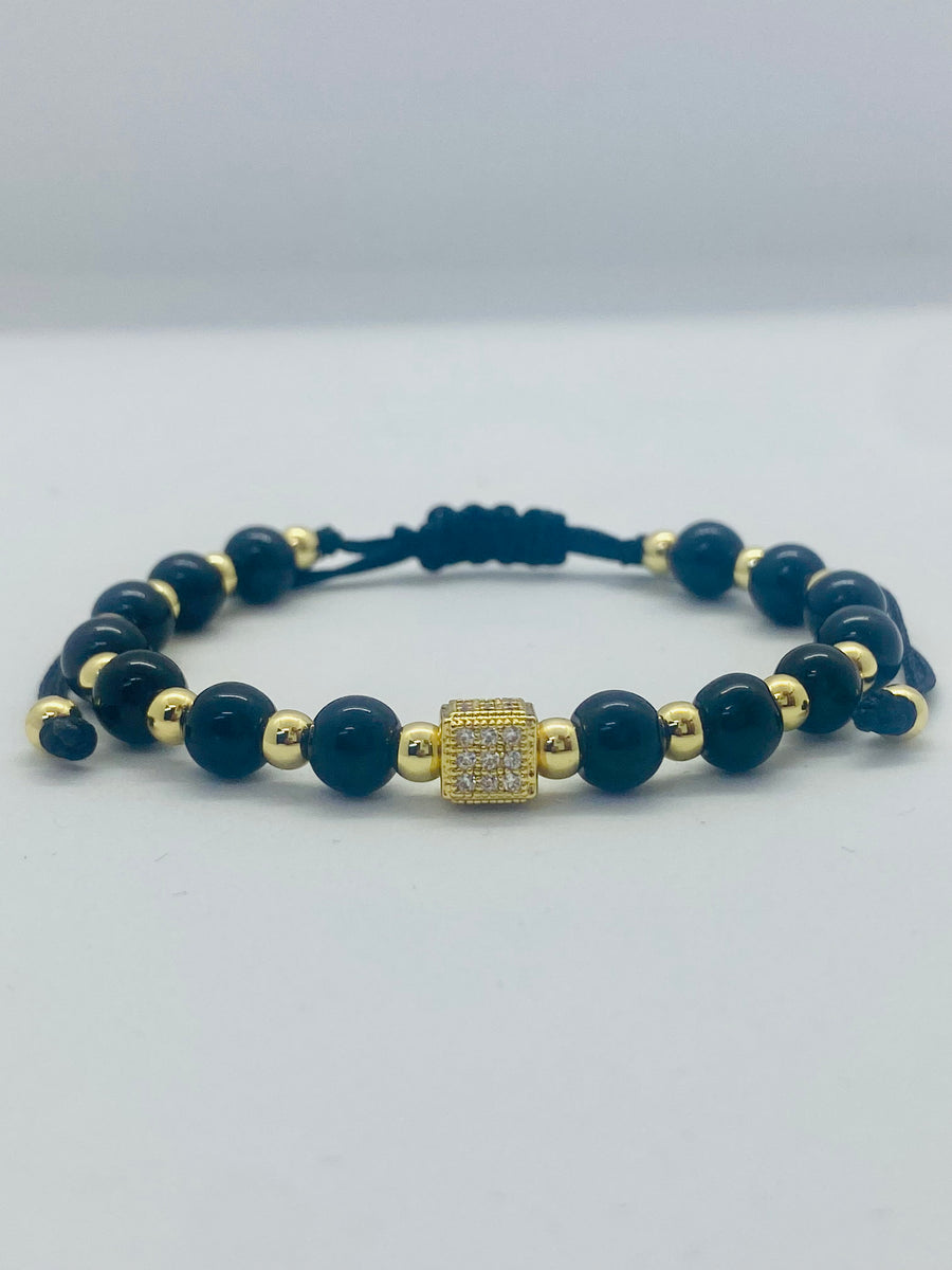 Model Gilded Onyx Trifecta colecția TotalModa