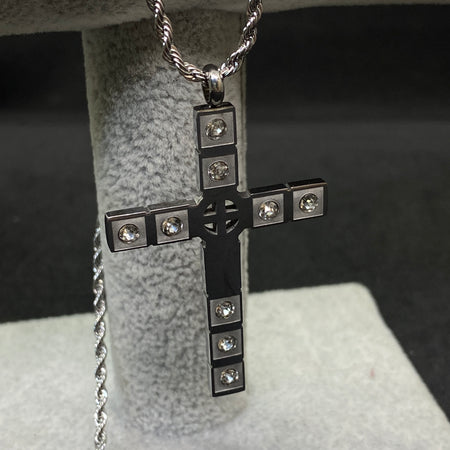 Lanț "Chic Crucifix