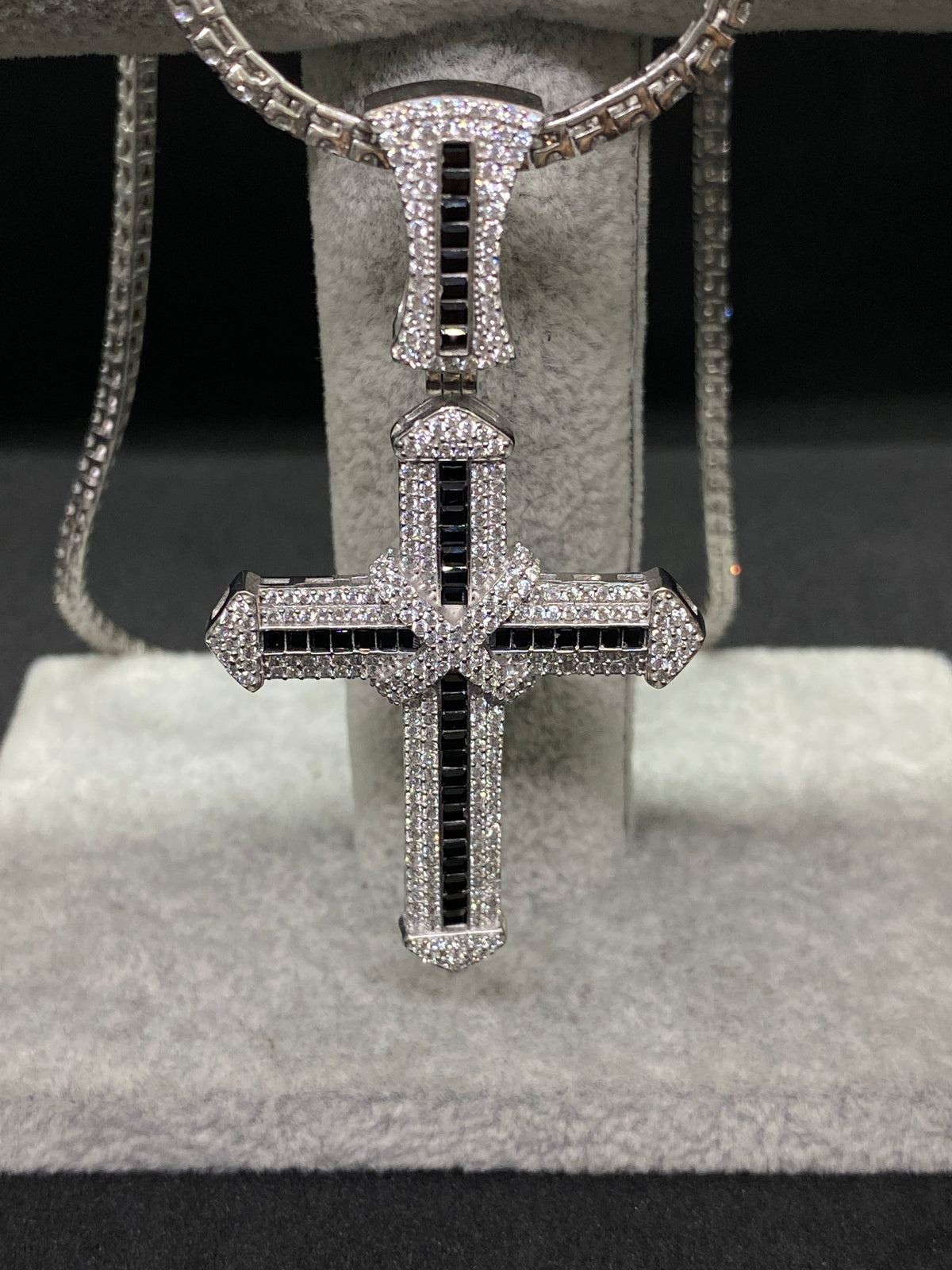 Pandantiv Cruce din Argint 925 White & Black Diamond cu Zirconiu, 7 cm - poza 1