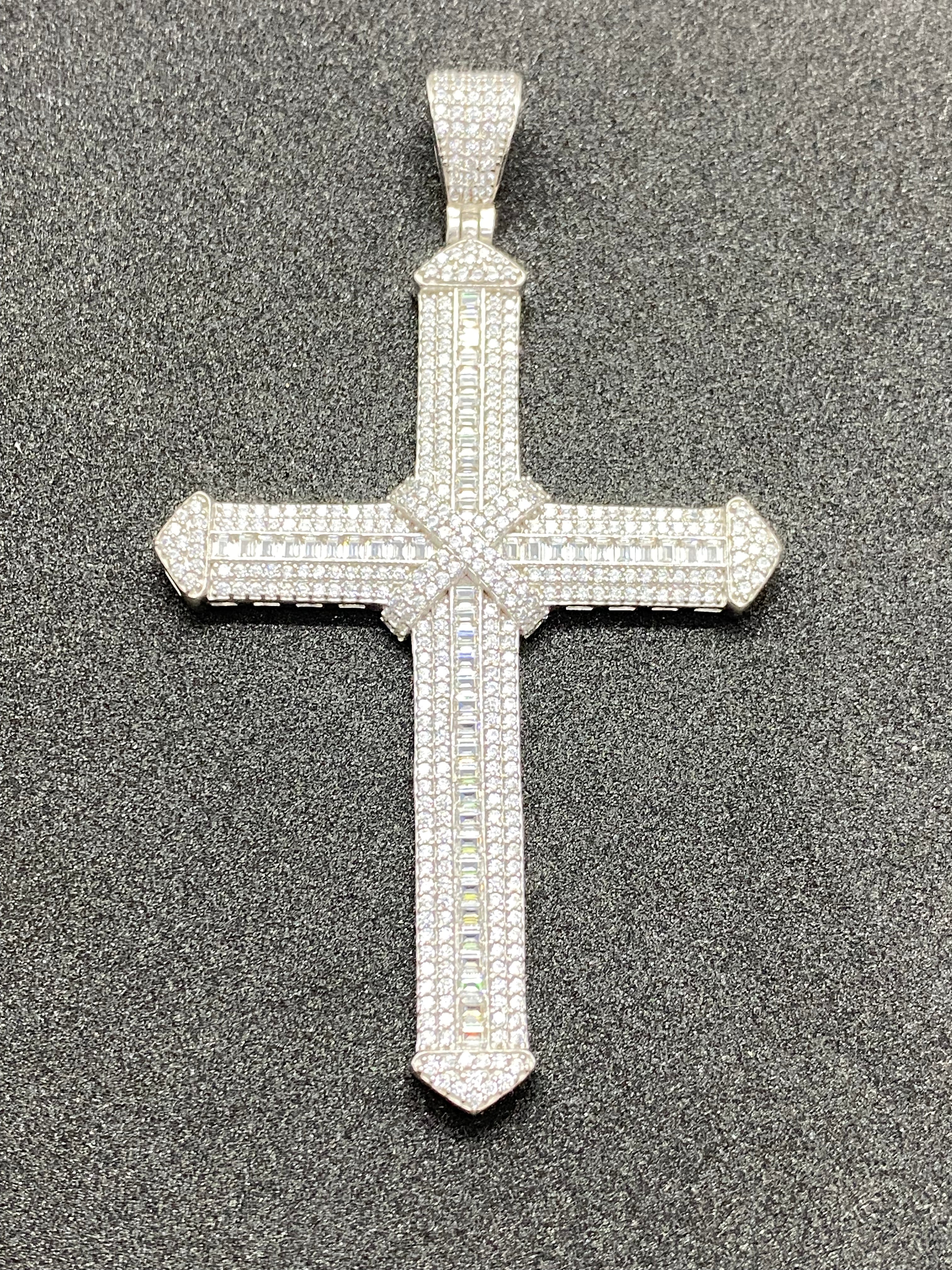 Detalii finisaj Pandantiv Cruce din Argint 925 Solena cu Zirconiu, 8 cm din Argint 925