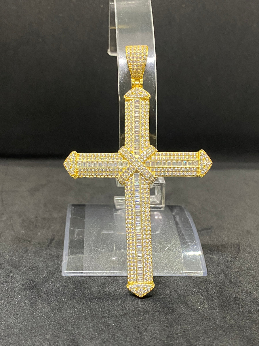 Detalii finisaj Pandantiv Cruce din Argint 925 Solena Auriu cu Zirconiu, 8 cm din Argint 925