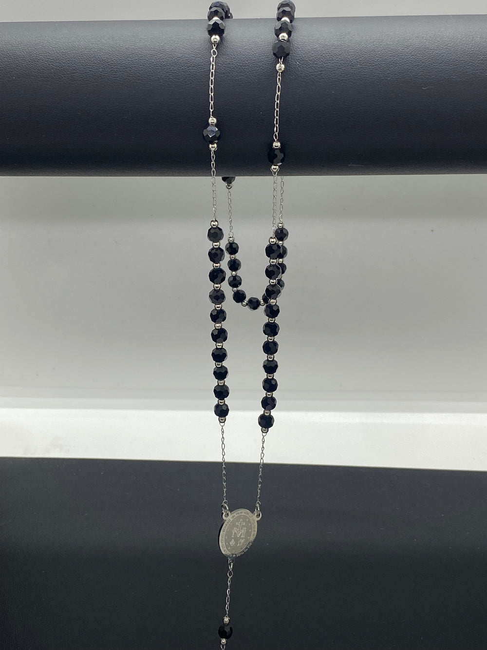 Colier tip Rozariu din Inox Argintiu cu Pietre Negre și Cruce - 2
