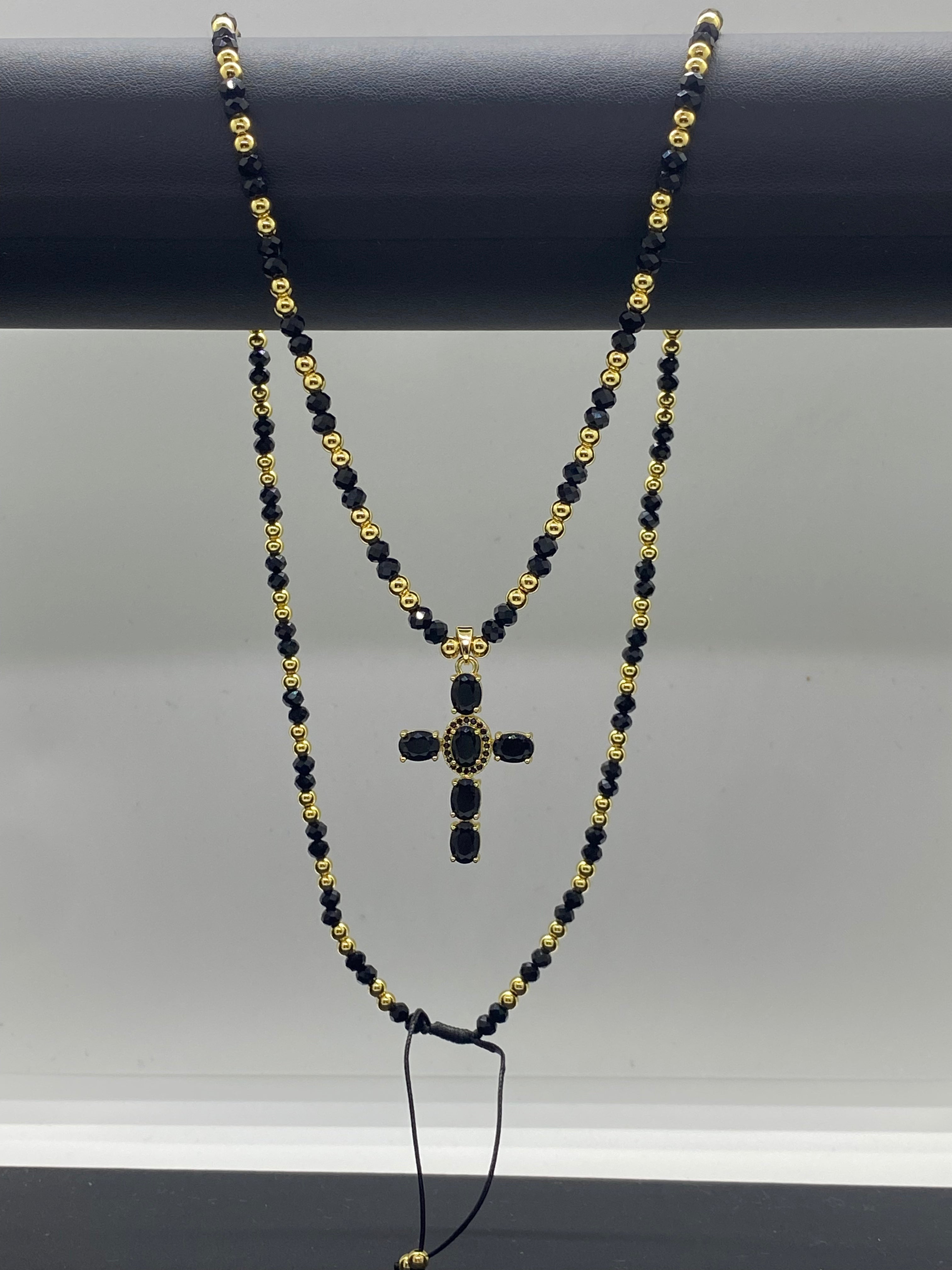 Colier tip Rozariu din Inox Auriu și Zirconiu Negru cu Pandantiv Cruce din Inox TotalModa