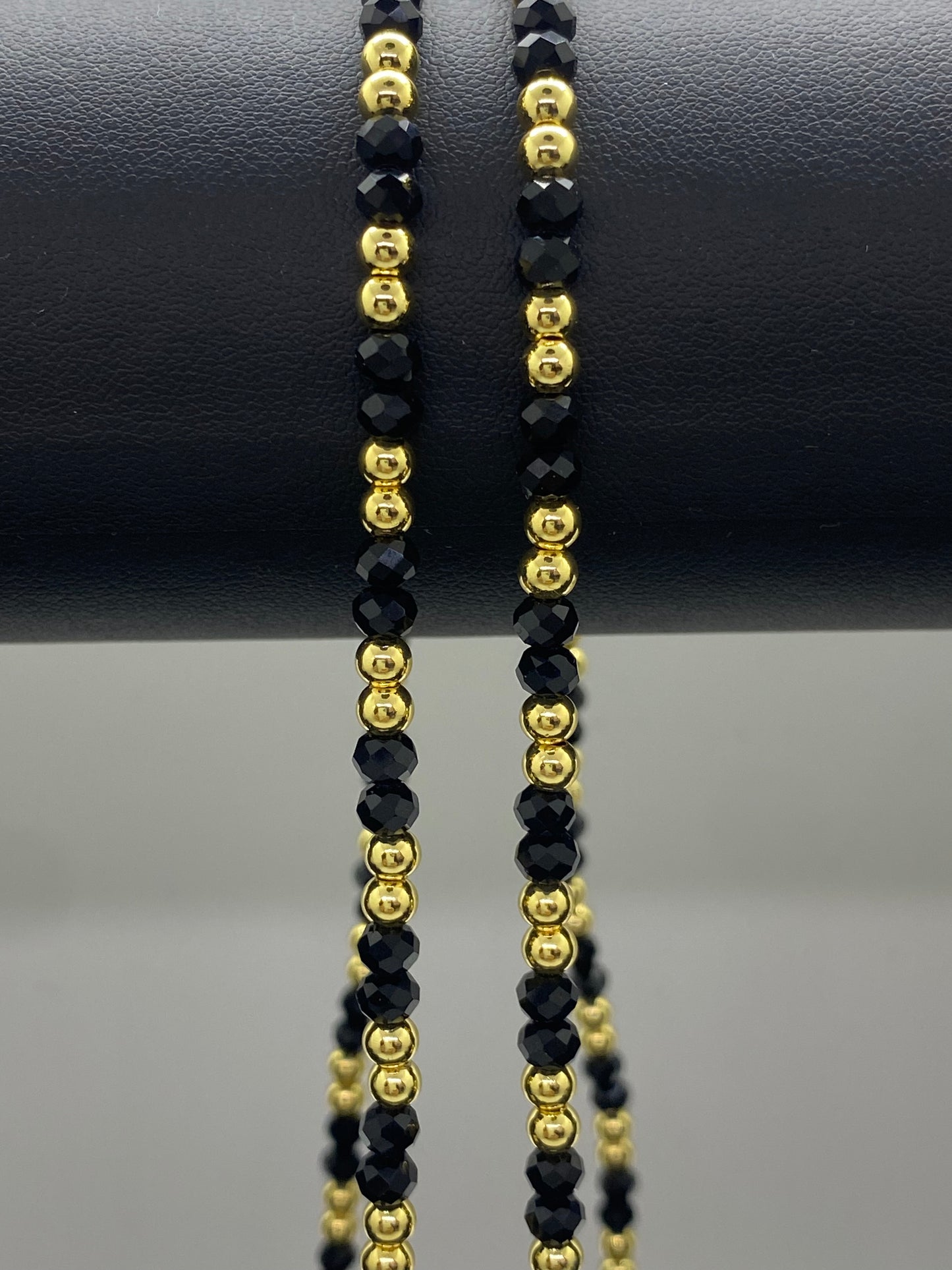 Colier Lung 70cm din Oțel Inoxidabil Auriu și Zirconiu Negru cu Pandantiv Cruce - Reglabil