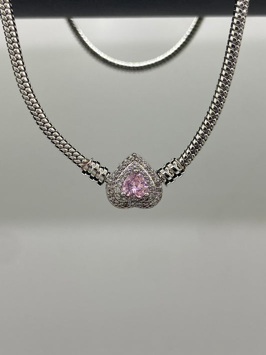 Colier Argintiu cu Pandantiv Inimă și Cristale