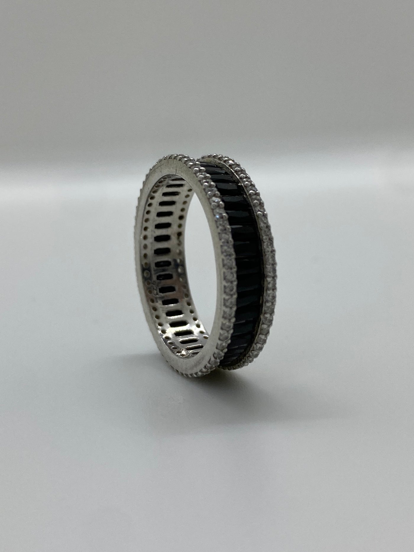 Inel Unisex Elegant din Argint 925 cu Pietre de Zirconiu Negre - poza 1