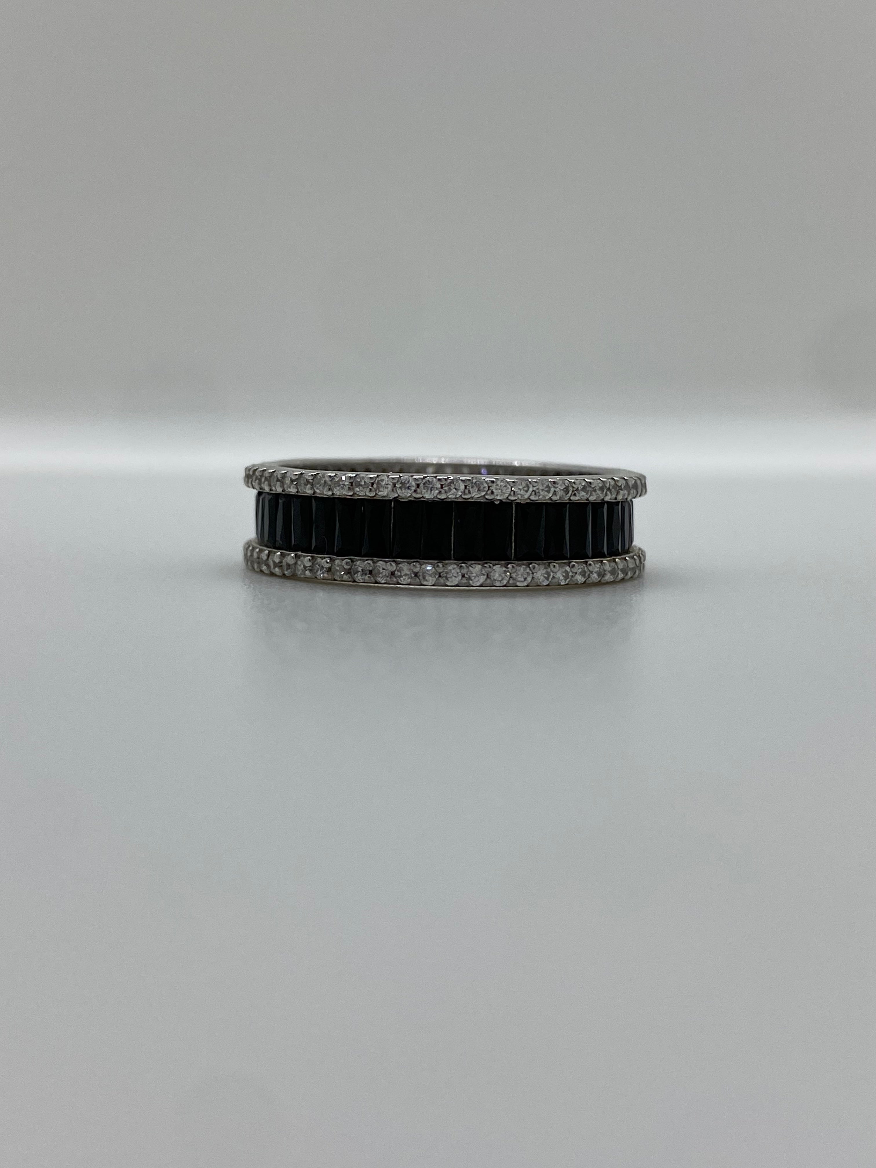 Detalii finisaj Inel Unisex Elegant din Argint 925 cu Pietre de Zirconiu Negre din Argint 925