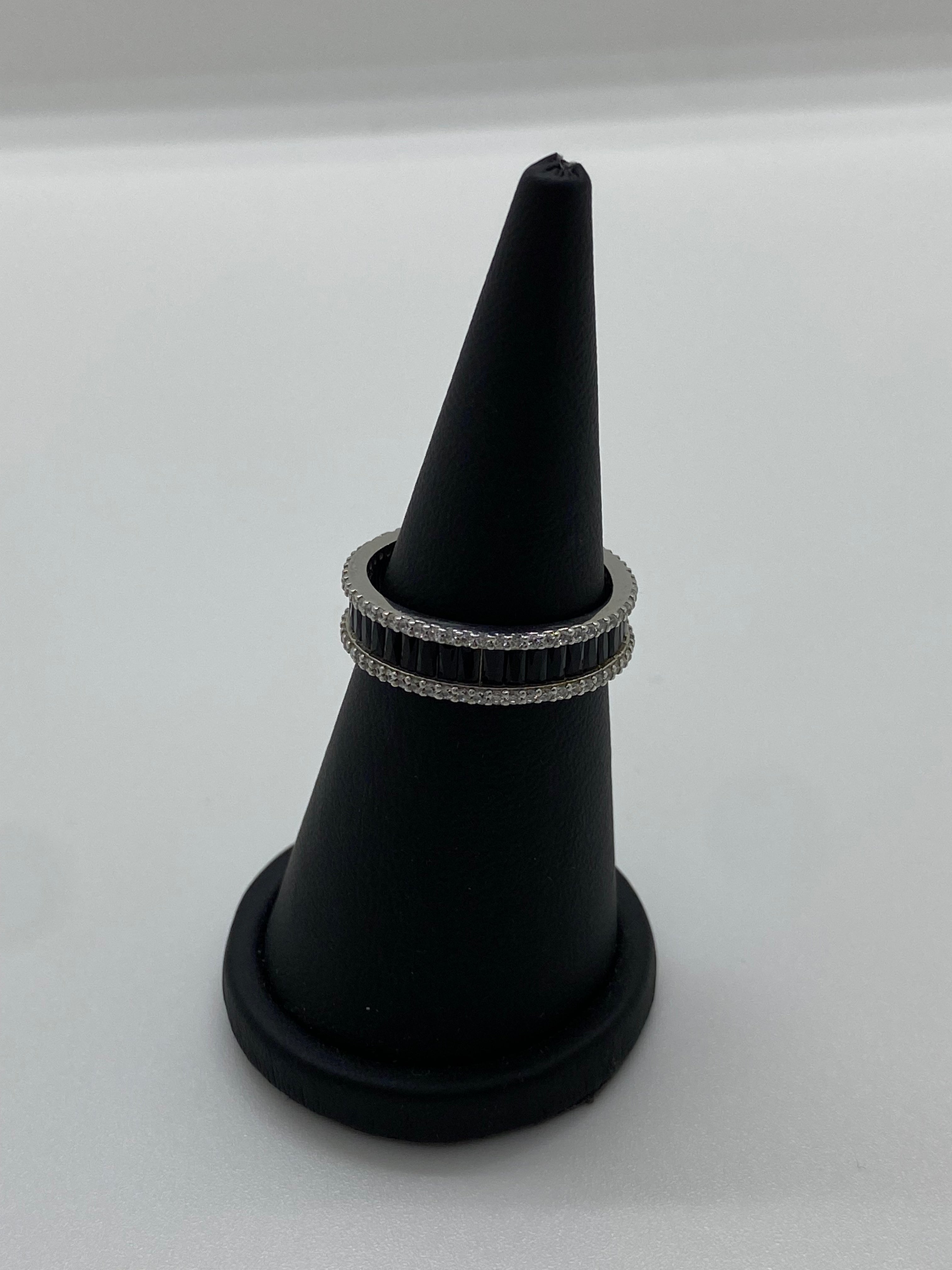Vedere secundară Inel Unisex Elegant din Argint 925 cu Pietre de Zirconiu Negre stil Earrings