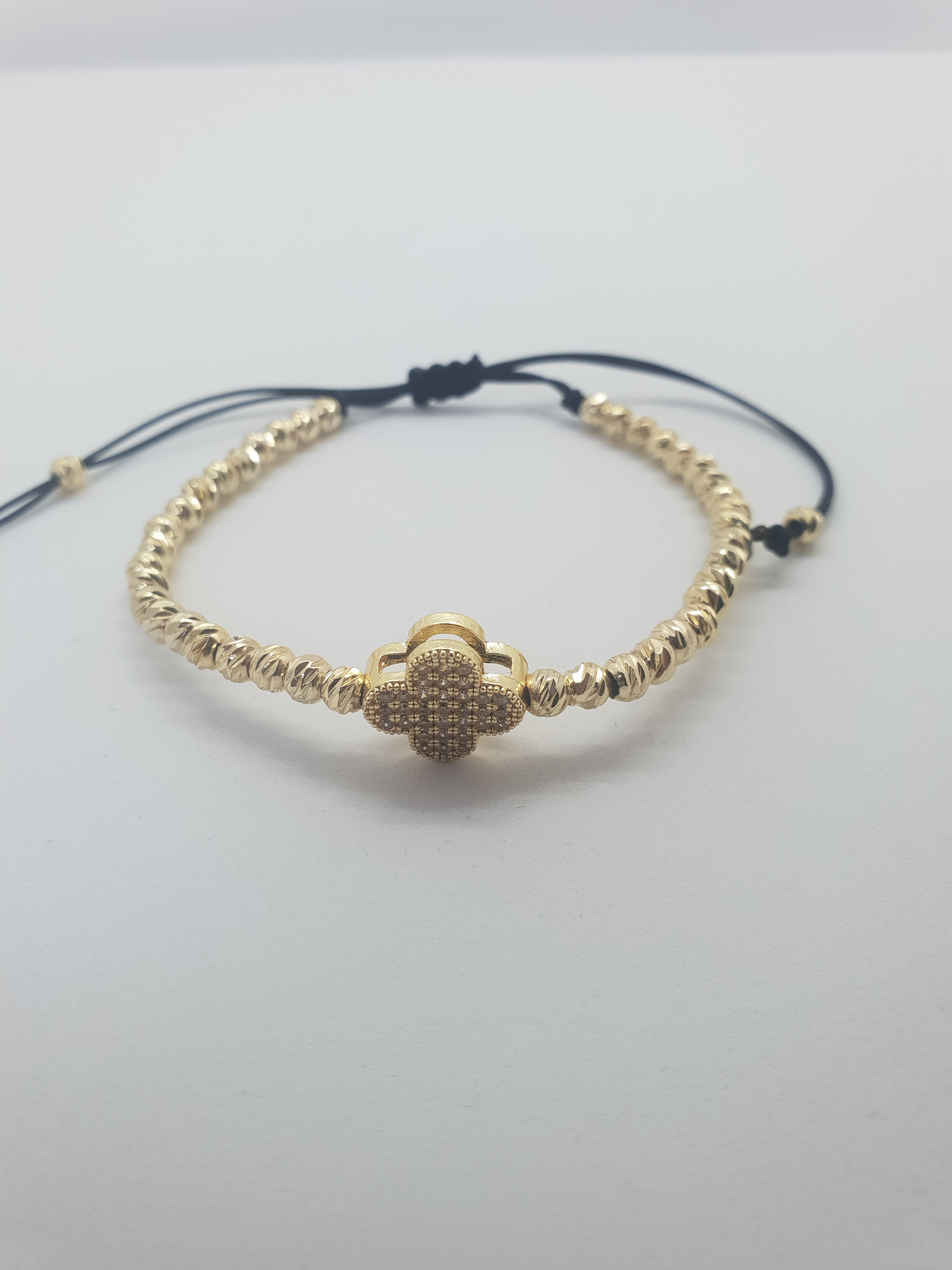Detalii finisaj Bratara Lucky Clover din Inox