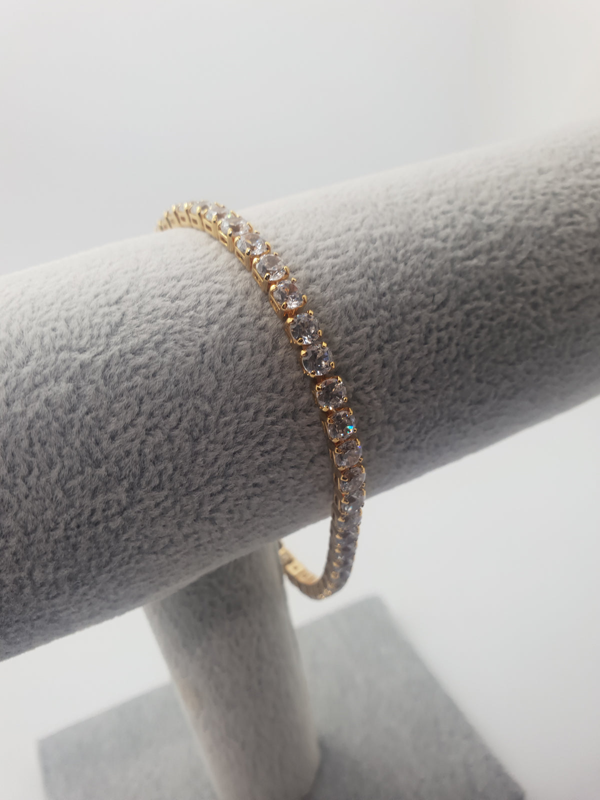 Detalii finisaj Bratara Tennis Clasic Gold din Inox